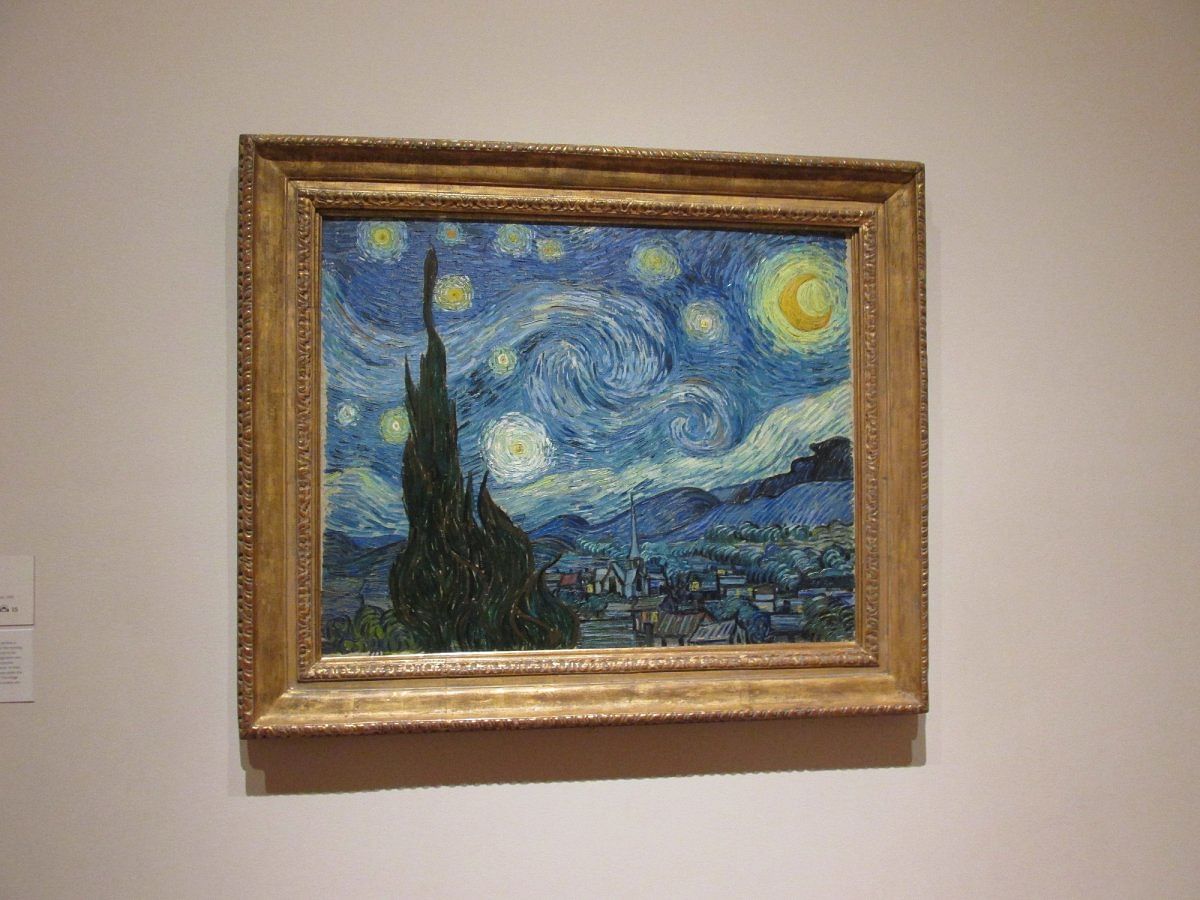 van Gogh's 'The Starry Night'. Photos by author