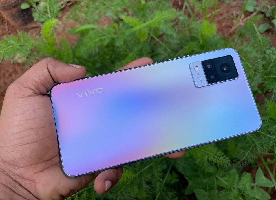 Vivo V21 5G. Credit: DH Photo/KVN Rohit