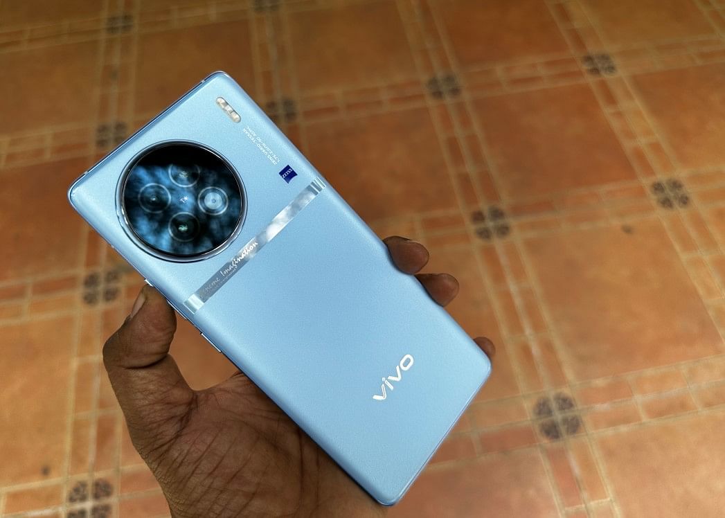 Vivo X90 breeze blue model. Credit: DH Photo/KVN Rohit