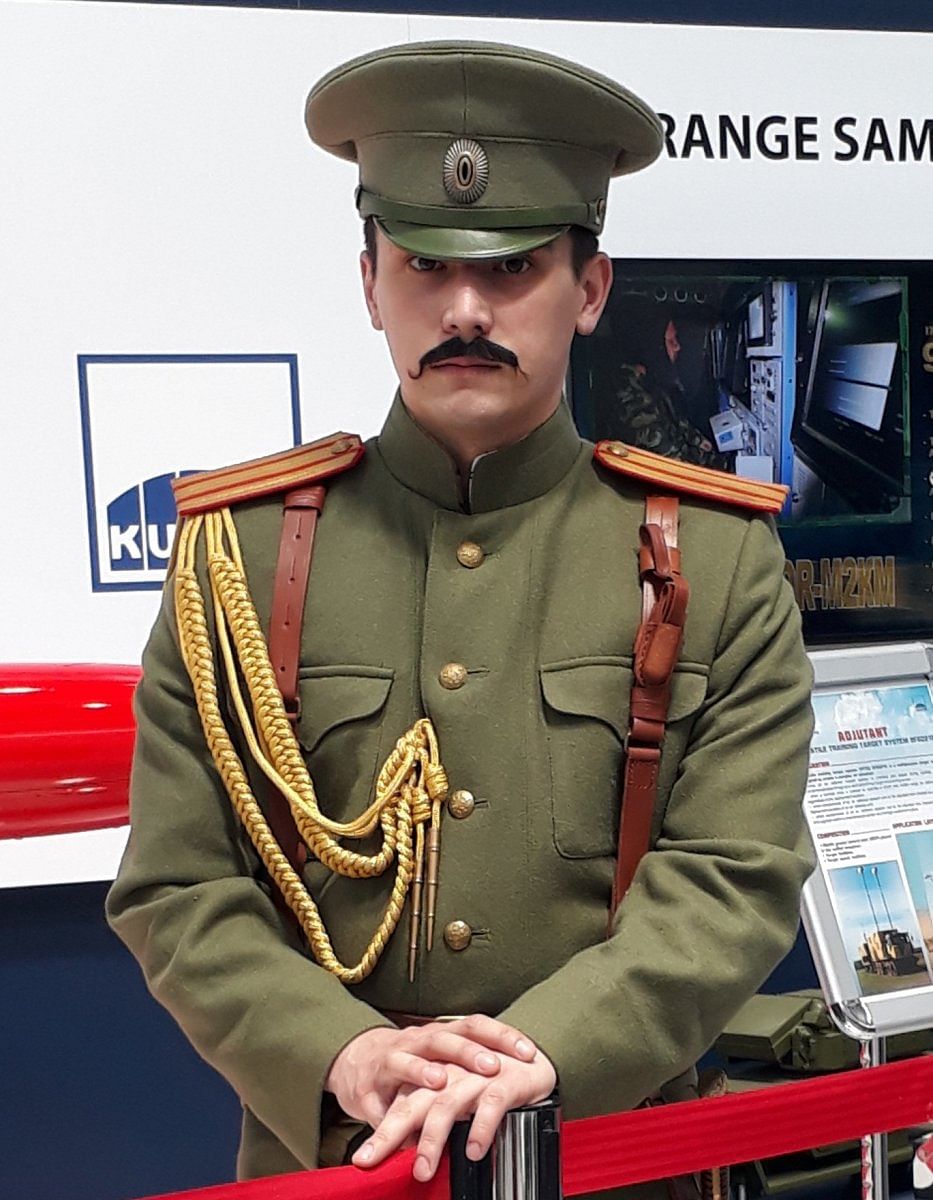 What looked like a mannequin in one of the stalls is actually a man from the Russian ImperialArmy. His name is Timur and this ishis first visit to Bengaluru.