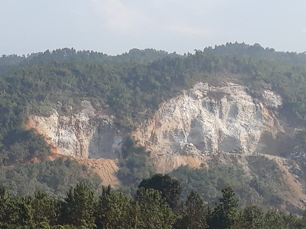 Stone mining going on the Meghalaya hills. (Photo: <g class=