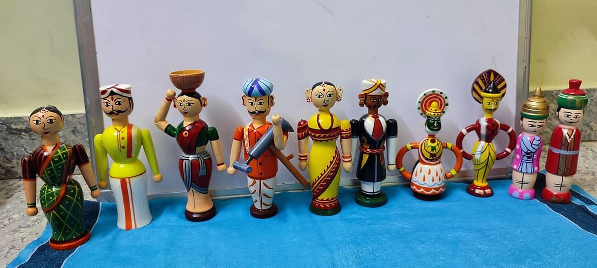 Belli Kirana, Girinagar, Banashankari3rd stage, is selling Channapatna dolls.