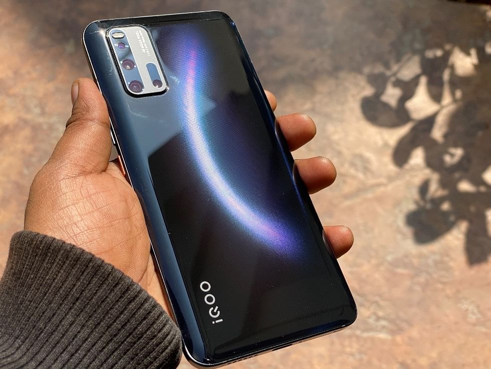 iQoo 3 comes with a visually appealing dual-tone colourway (DH Photo/Rohit KVN)