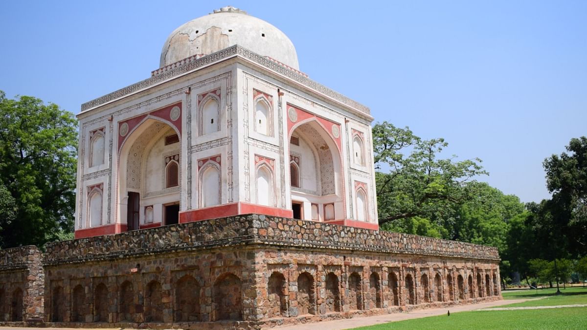 Inside view of architecture tomb in Sundar Nursery in Delhi. Credit: iStock Photo