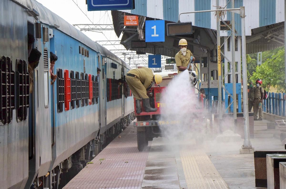 256 Shramik trains cancelled by states; Maharashtra, Gujarat, Karnataka, Uttar Pradesh top defaulters: Indian Railways