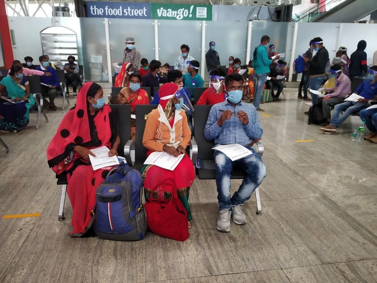 174 migrants board flight of kindness from Bengaluru to Raipur