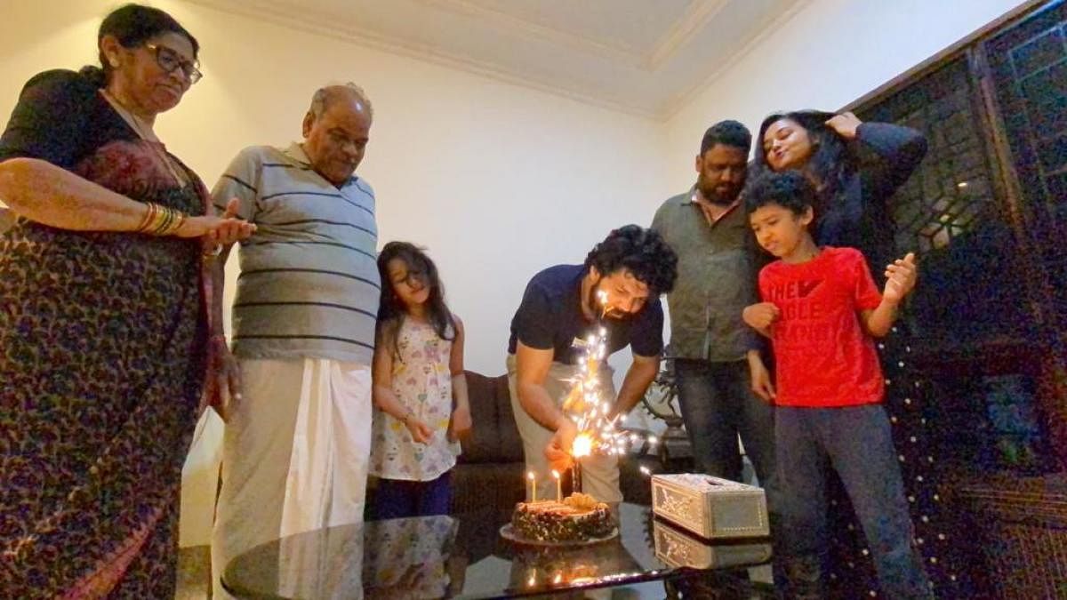 Actor Rakshith Shetty celebrates birthday in simple manner