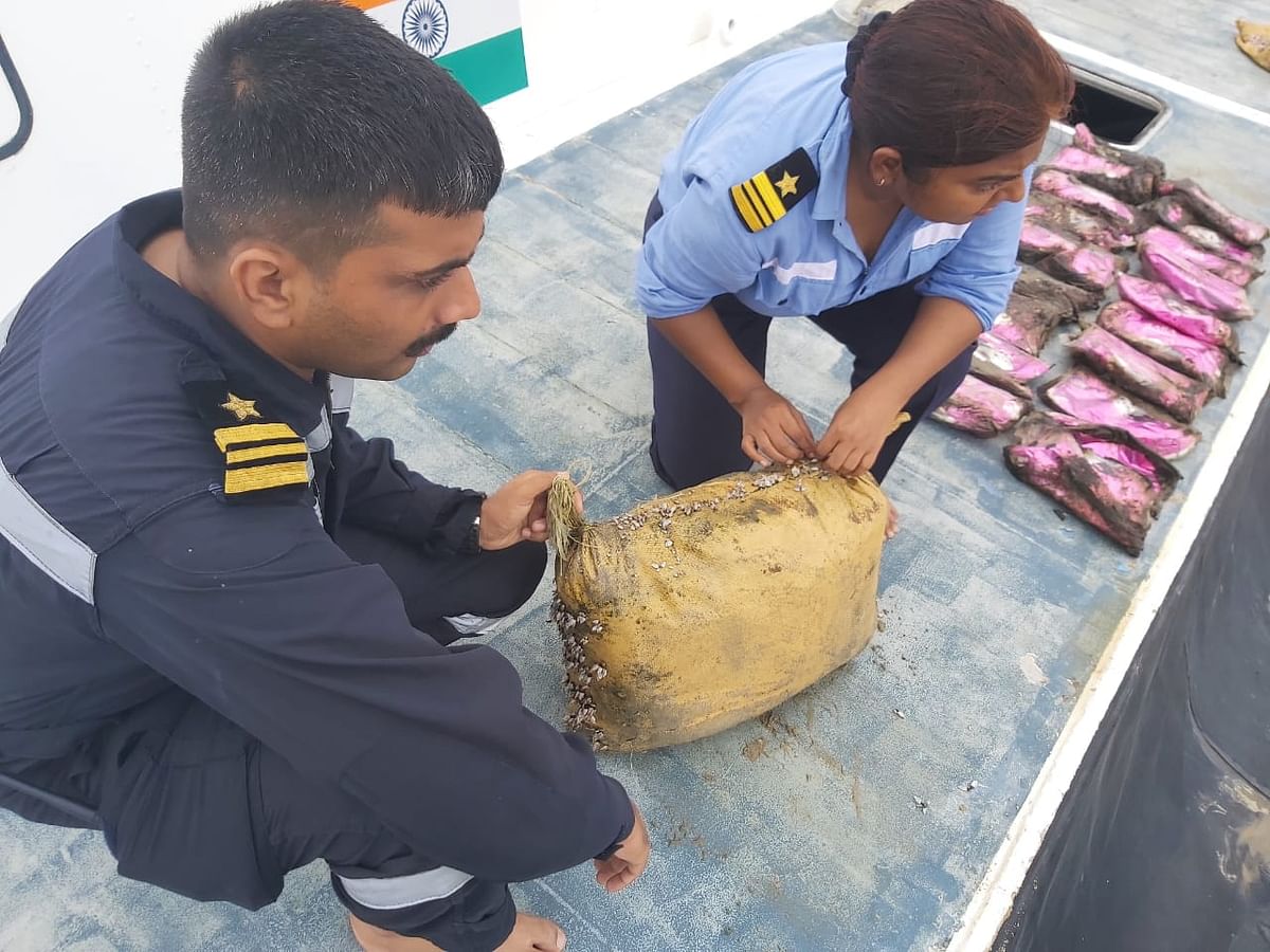 850 kg charas swept ashore recovered from Gujarat coast in two weeks