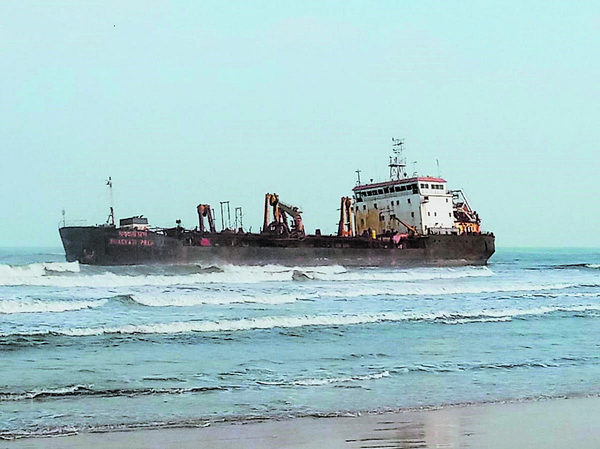 No sign of oil leakage from listing dredger: NMPT