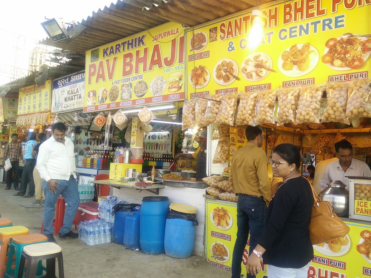 Maharashtra govt revises lease rent for food vendors at Juhu beach