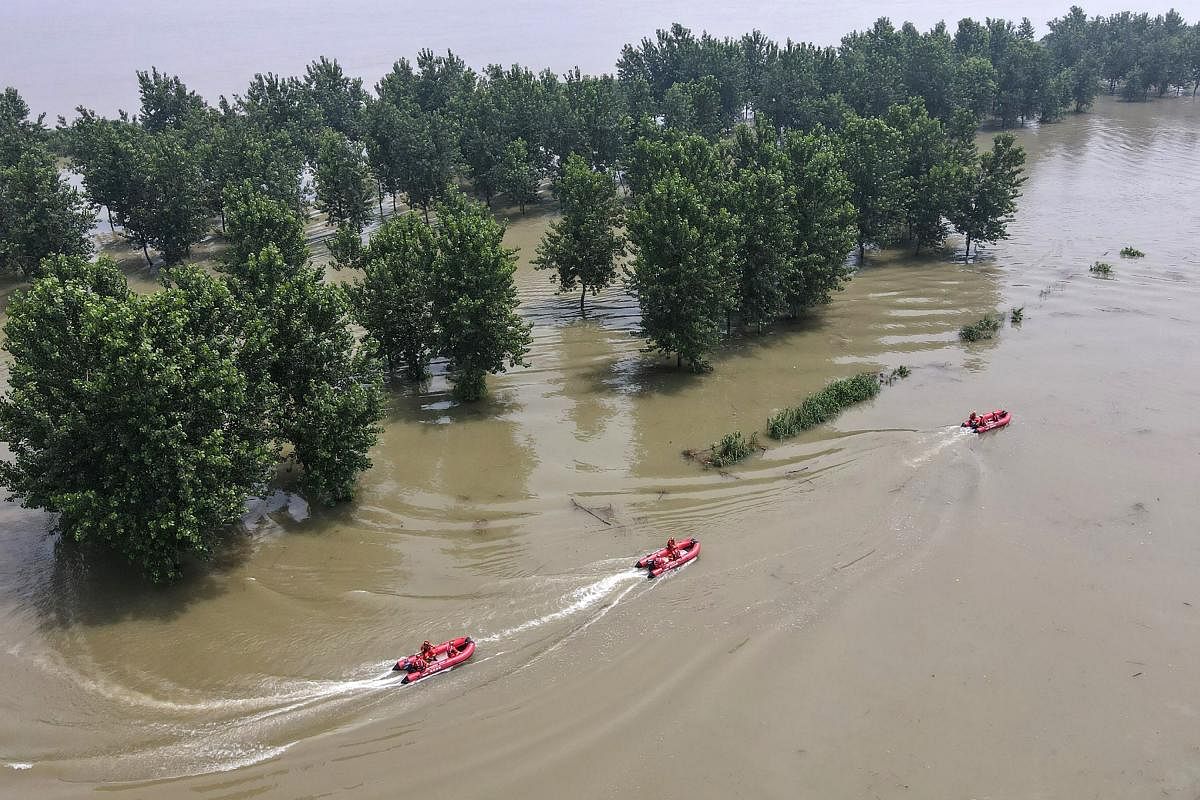 China's mighty Yangtze nears crest again, new floods feared