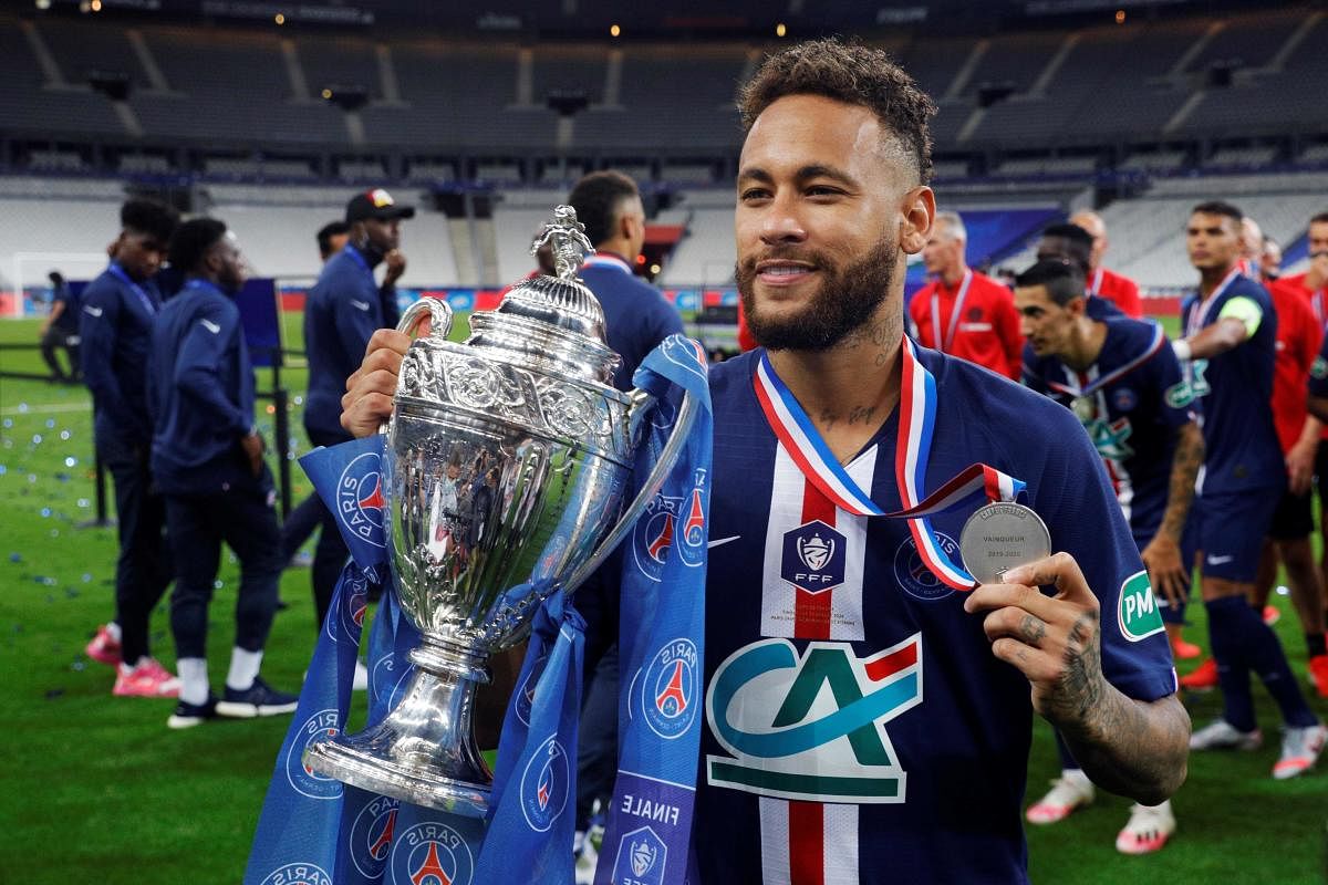 Neymar wins French Cup final for PSG but Mbappe suffers ankle injury
