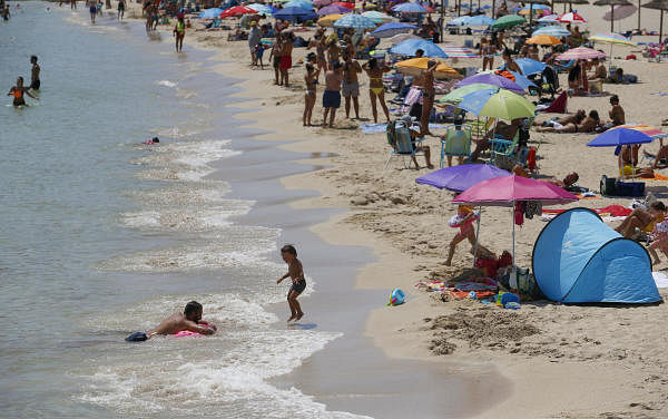 Spain takes aim at nightclubs and beaches as coronavirus rebounds