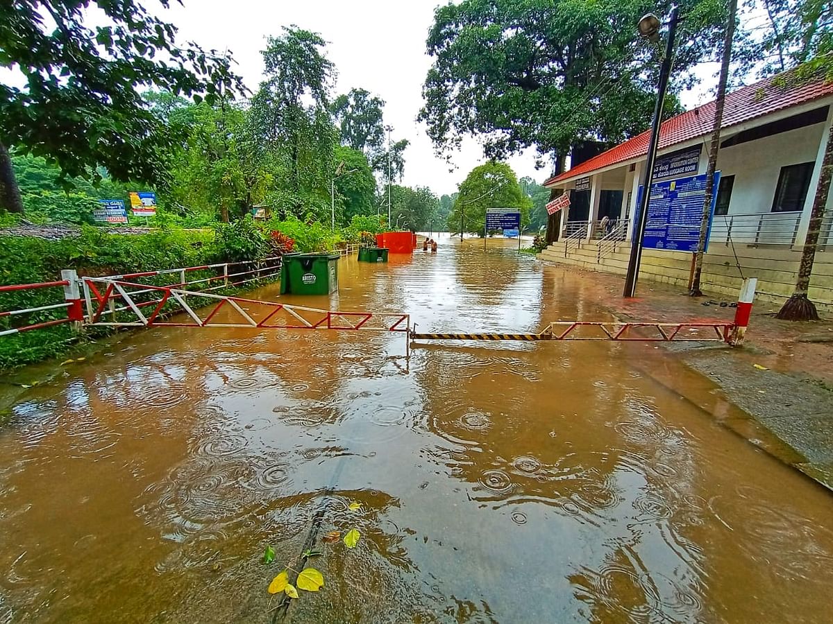 Snanaghatta of Kukke Subrahmanya remains inundated
