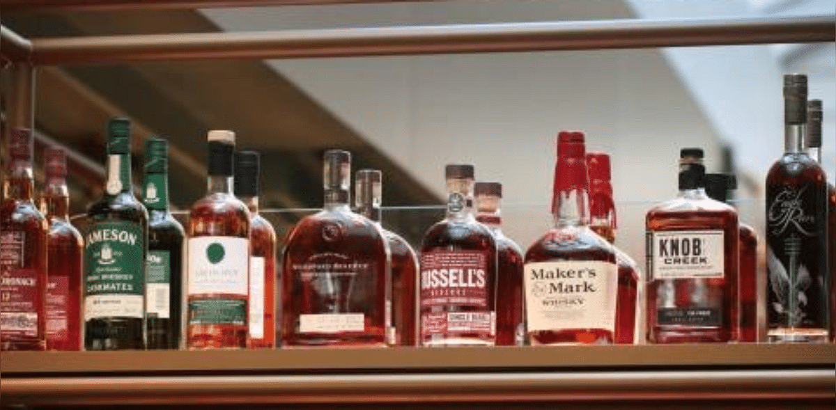 Liquor shops in Delhi to remain open for one more hour