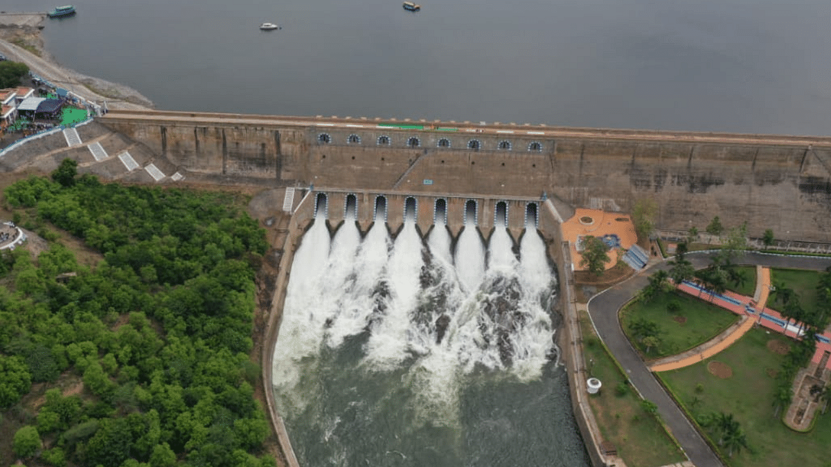 Water level in Mettur dam continues to rise due to heavy water discharge from dams in Karnataka