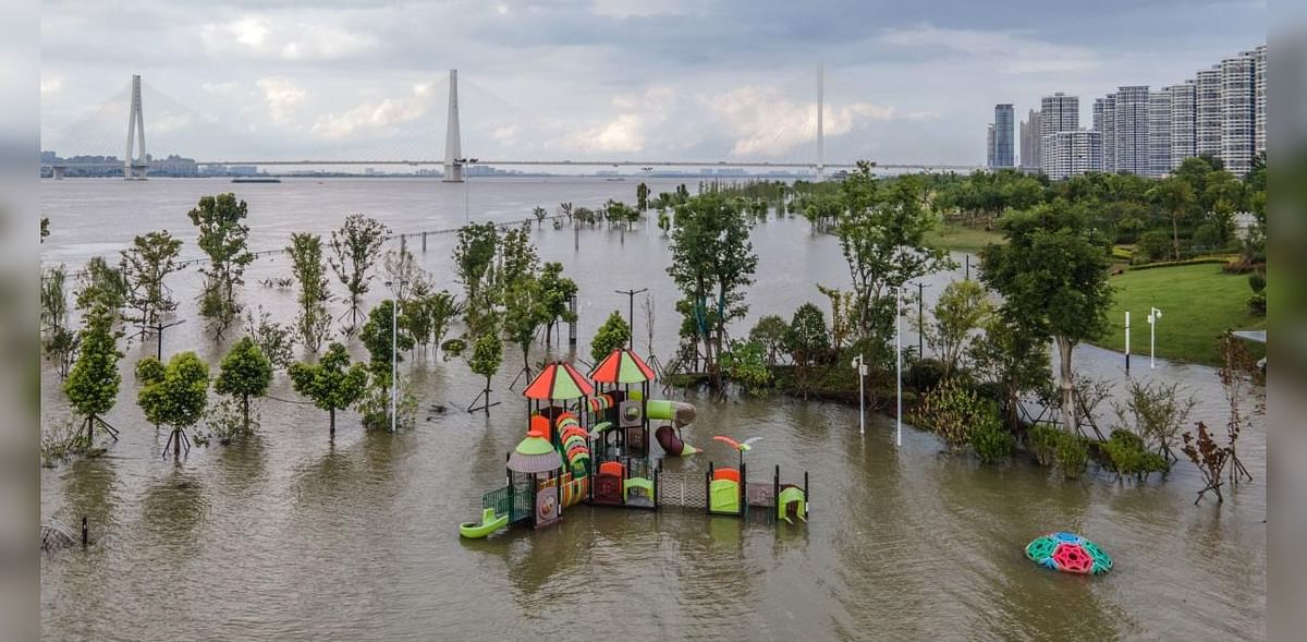 China's rain-swollen Yangtze river triggers unprecedented flood alert