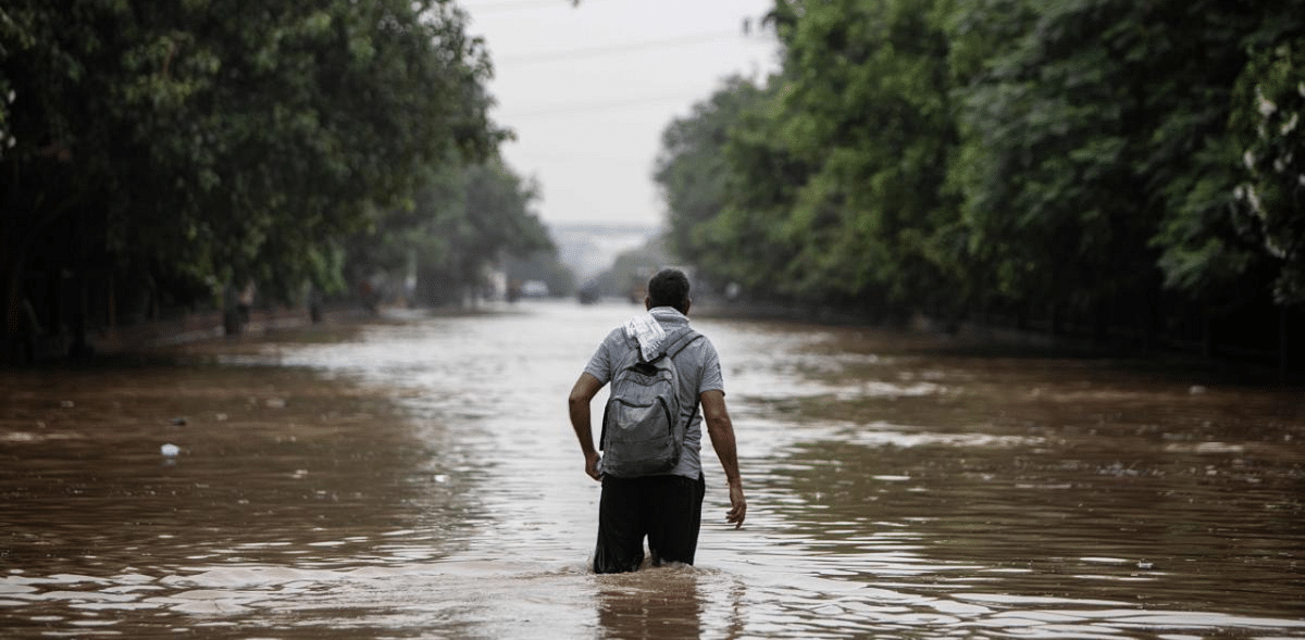 Continuous rains submerge swathes of Delhi-NCR; IMD issues alert for heavy showers