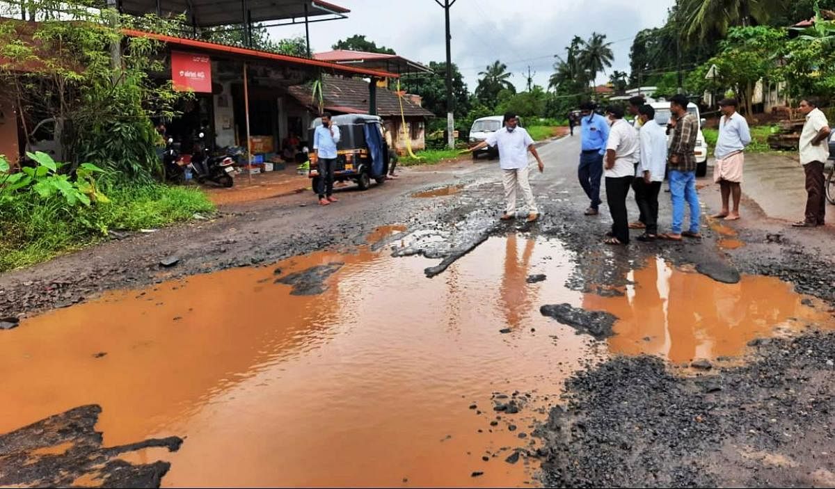 Pothole-ridden Vamadapadavu inconveniences motorists