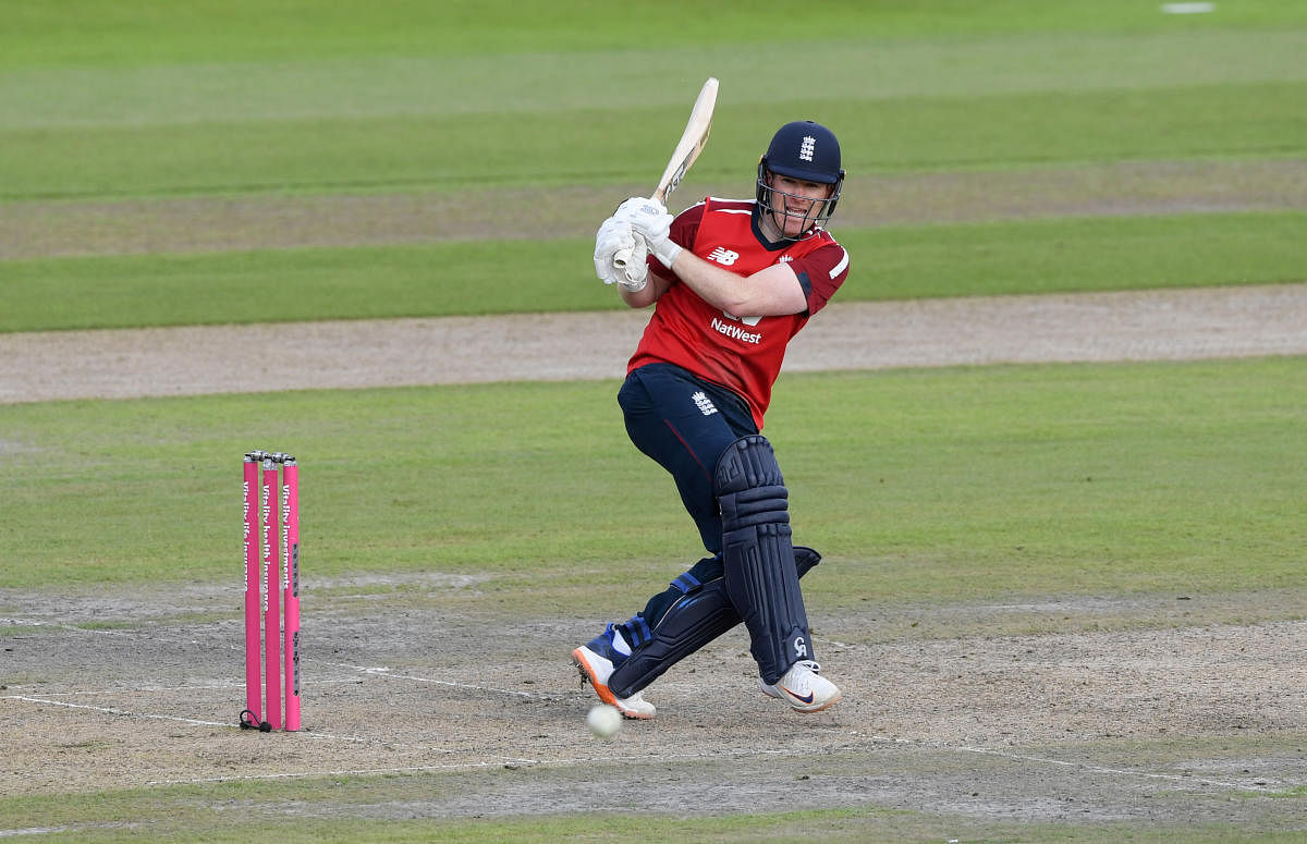 Eoin Morgan leads England to victory in record chase against Pakistan