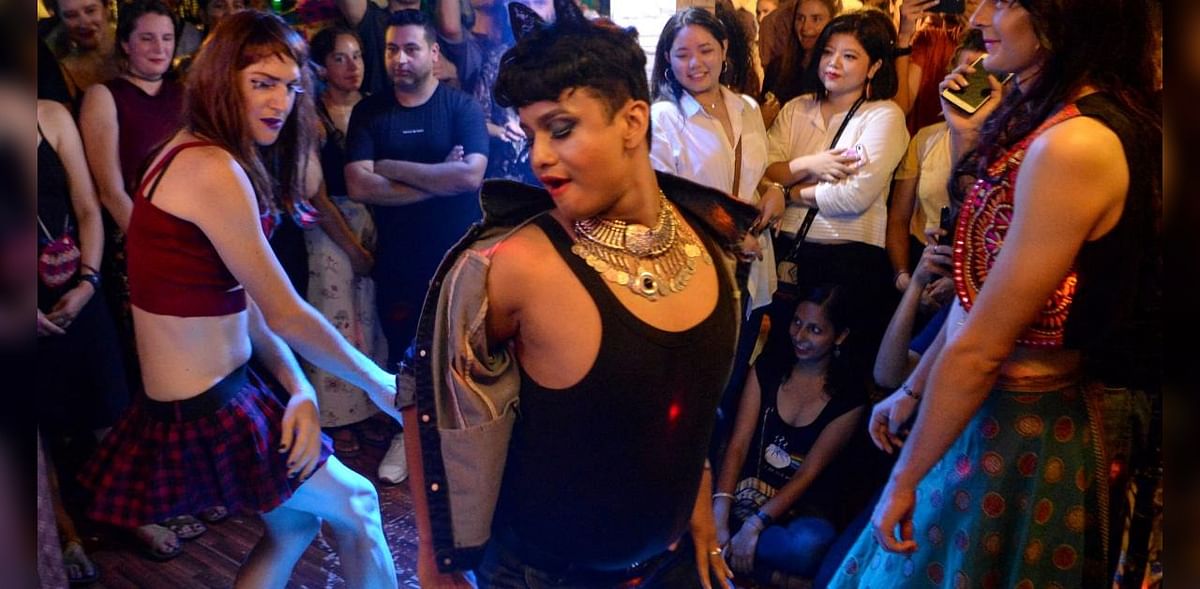 Meals on heels: San Francisco's drag queens deliver amid coronavirus