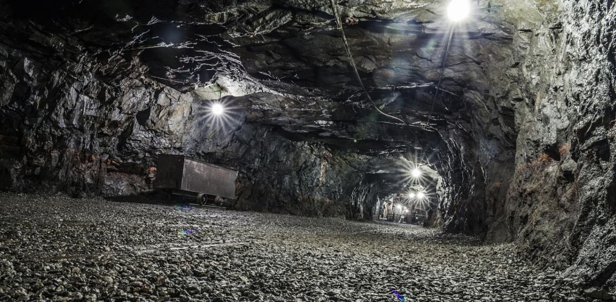 Mexico to mine and burn coal to unearth long-buried miners