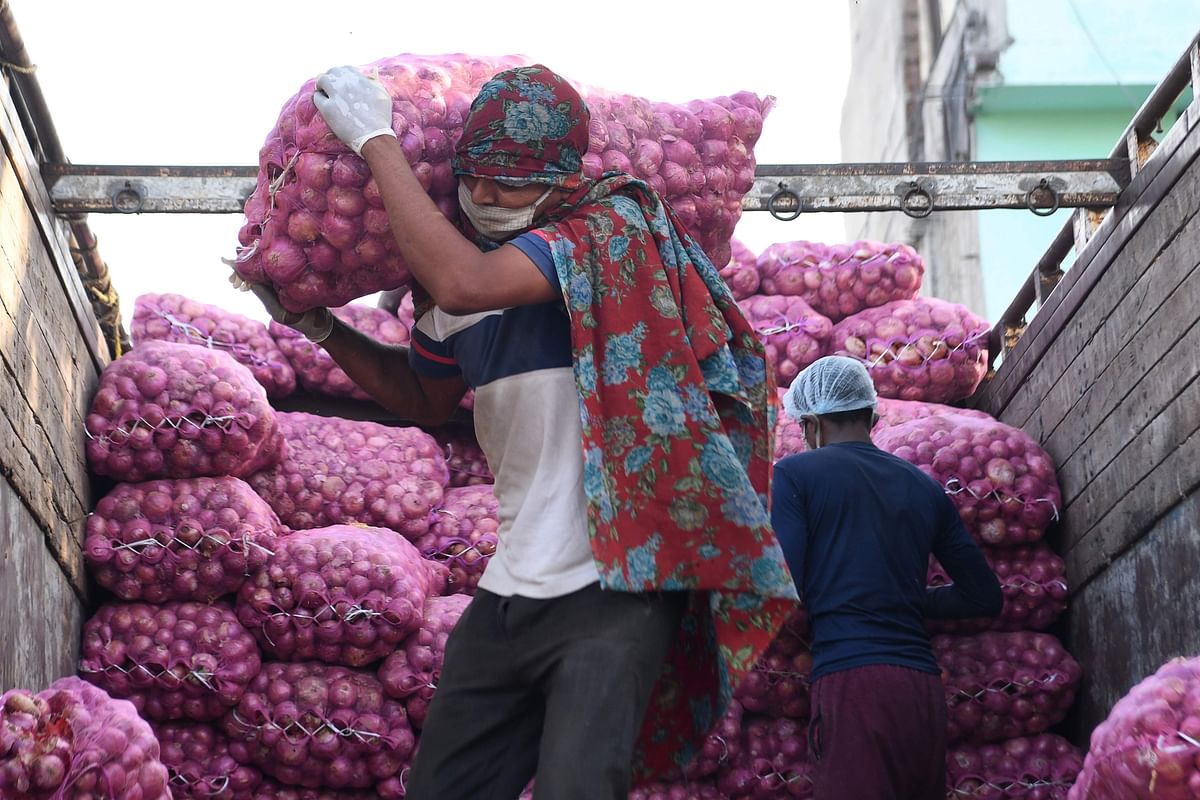 Export ban: Partial relaxation likely for onion cargo stranded