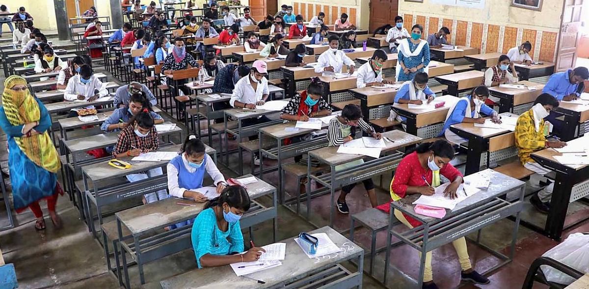 Maharashtra minister reviews exam preparations in Marathwada varsity