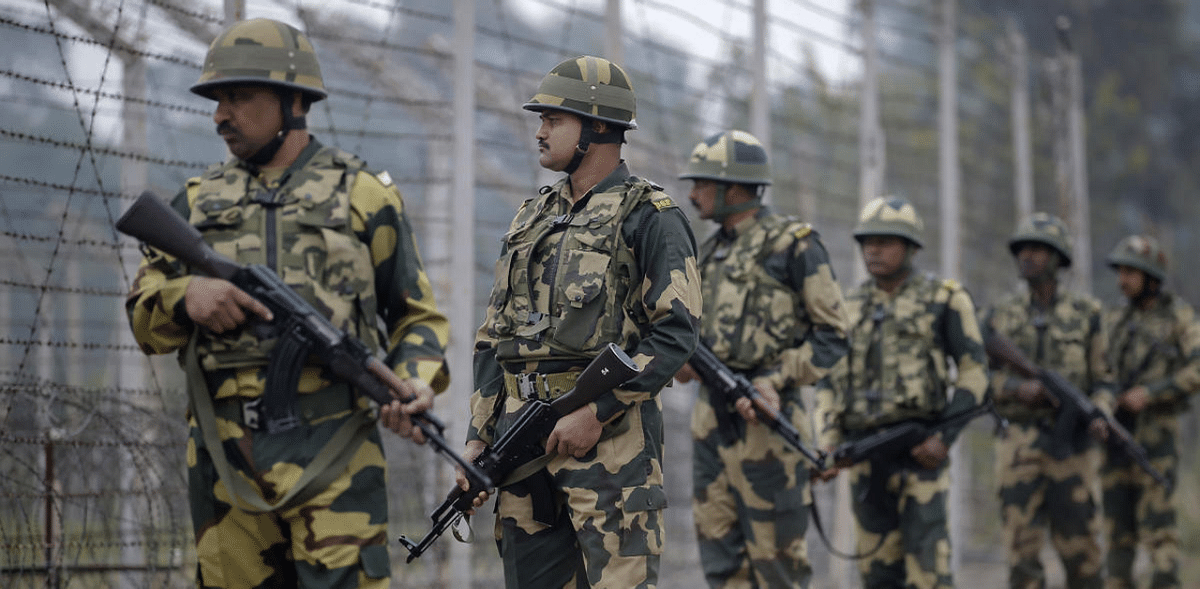 Indian soldier injured as Pakistan open fires along LoC in J&K