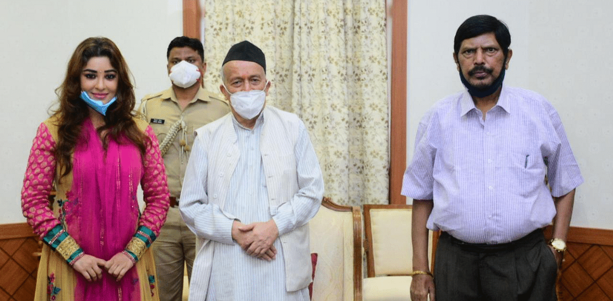 Payal Ghosh meets Maharashtra Governor Koshyari