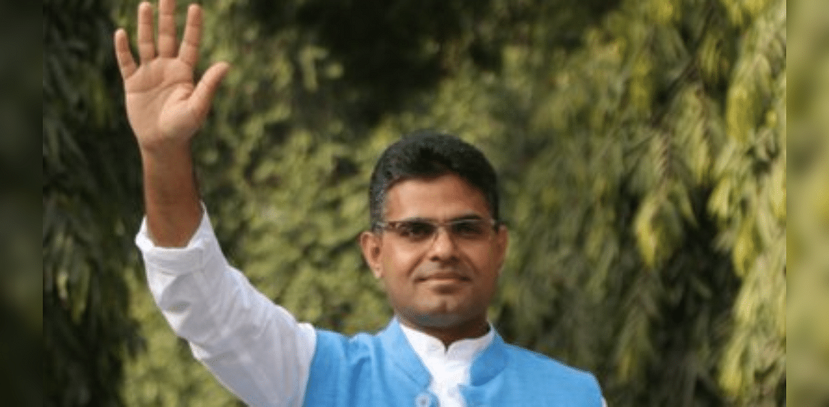Upendra Kushwaha's RLSP receives yet another setback, key aide Madhaw Anand quits
