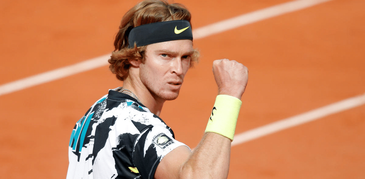 Andrey Rublev swats aside Anderson to reach fourth round in Paris
