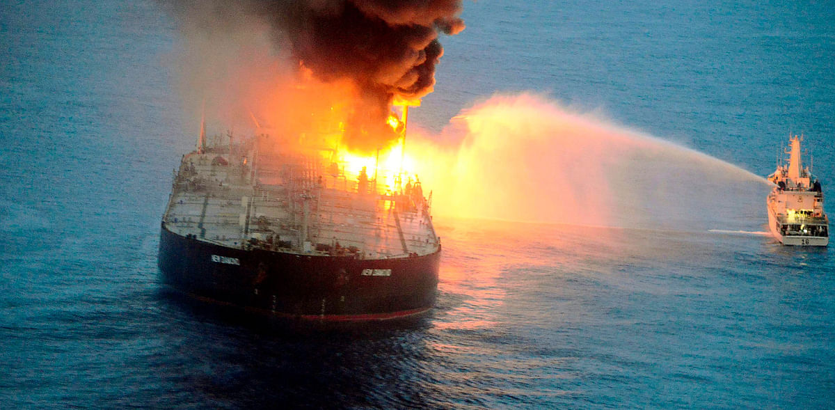 Russian oil tanker suffers explosion, 3 crew members missing