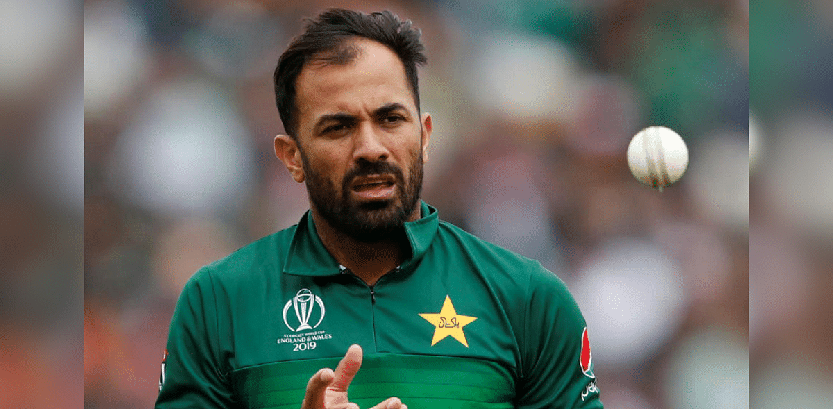 Wahab Riaz gets warning for using saliva on ball during first T20I