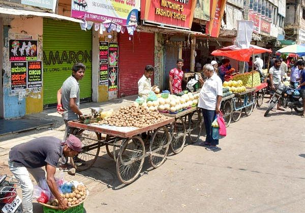 Centre receives over 27 lakh applications under scheme for street vendors