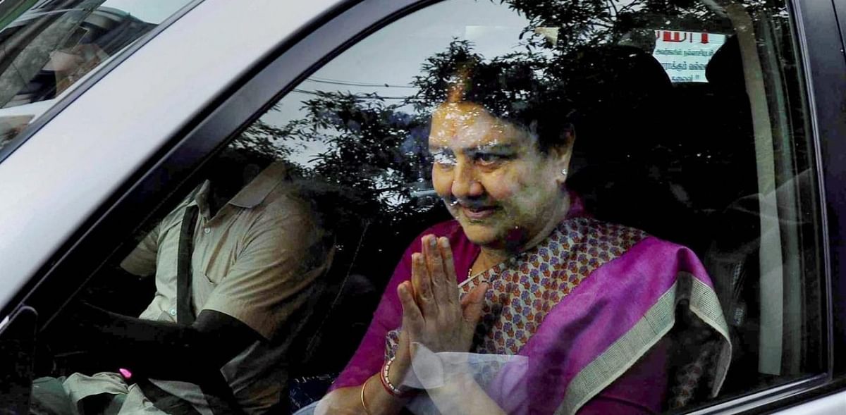 Sasikala's counsel meets prison authorities in Bengaluru; seeks her early release