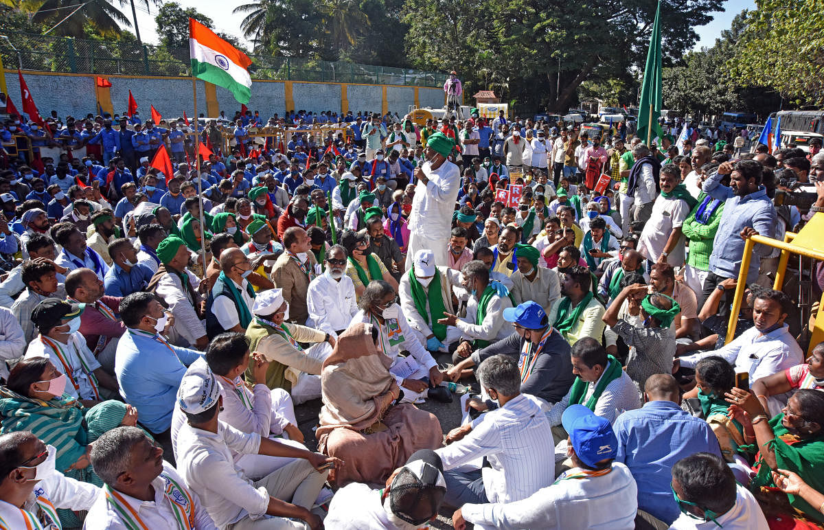 Farmers urge Governor Vajubhai Vala not to sign Land Reforms Bill; protest disrupts traffic