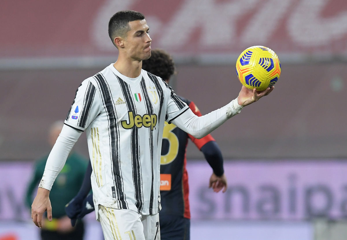 Ronaldo scores twice on 100th Juve appearance to keep pace with AC Milan