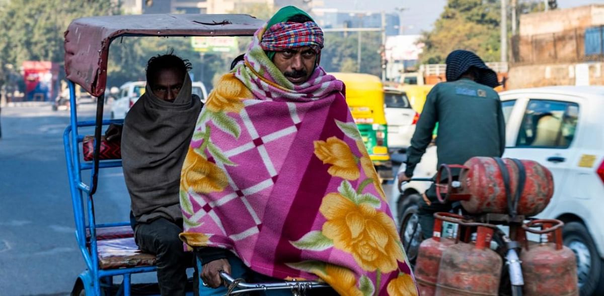 Cold wave sweeps Delhi, minimum temp dips to 3.4 degrees Celsius