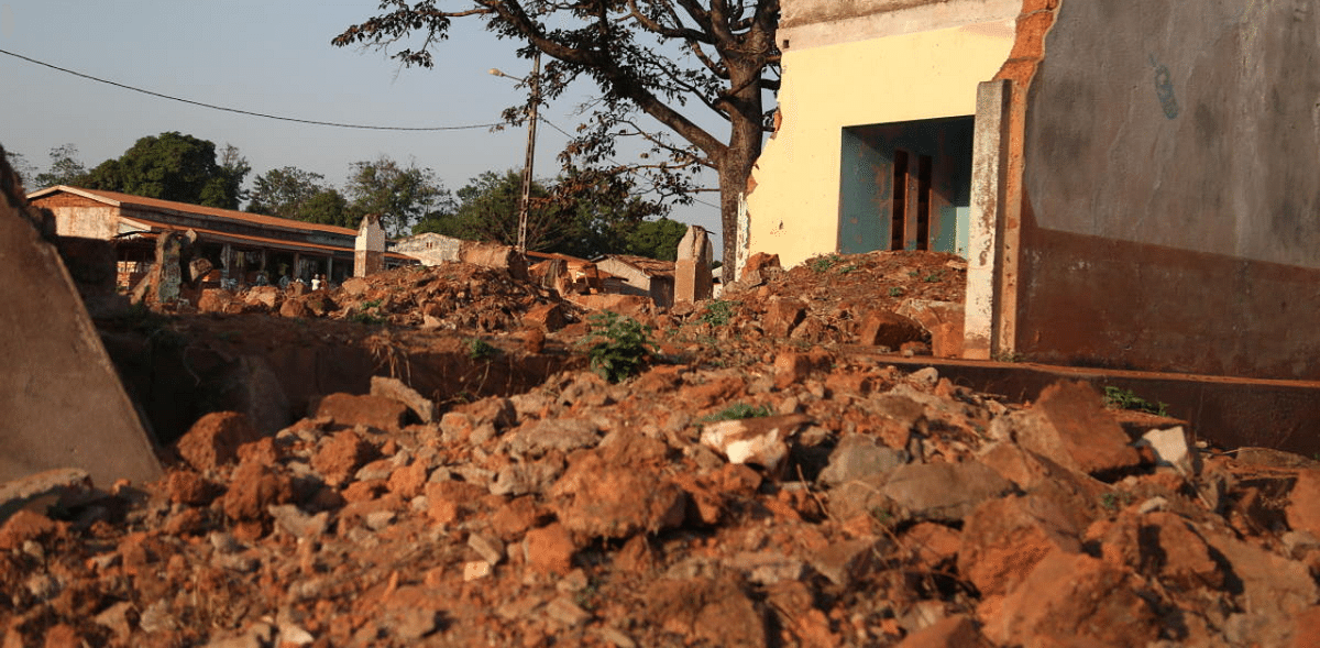 3 injured as two houses collapse after blast in Gujarat