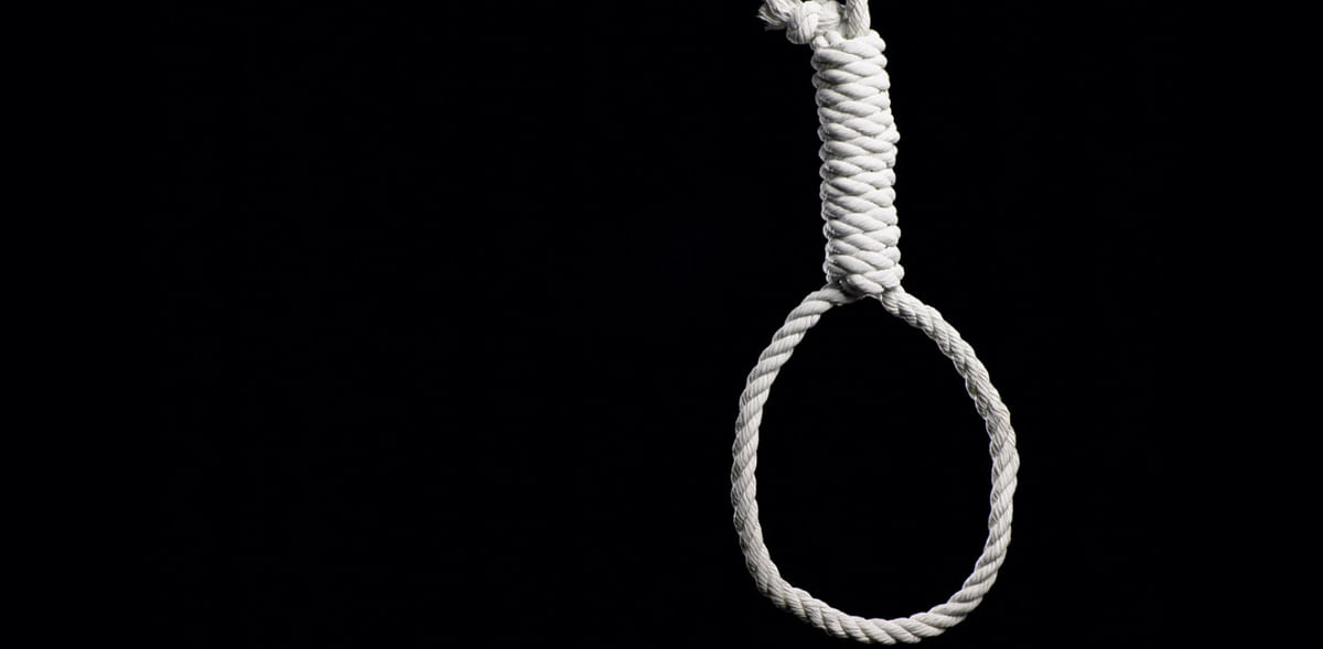 Man dies during sex as rope tied around neck turns 'noose'