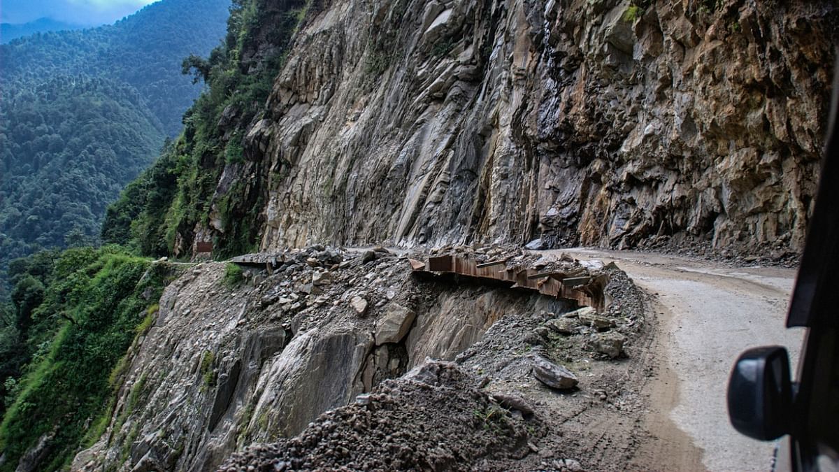 Landslide leaves 150 passengers of Nilgiris Rail stranded