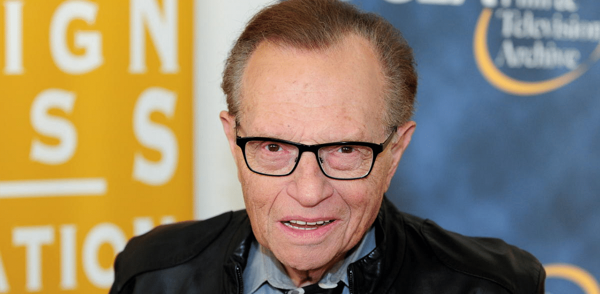 How newsmakers and news hosts are remembering Larry King