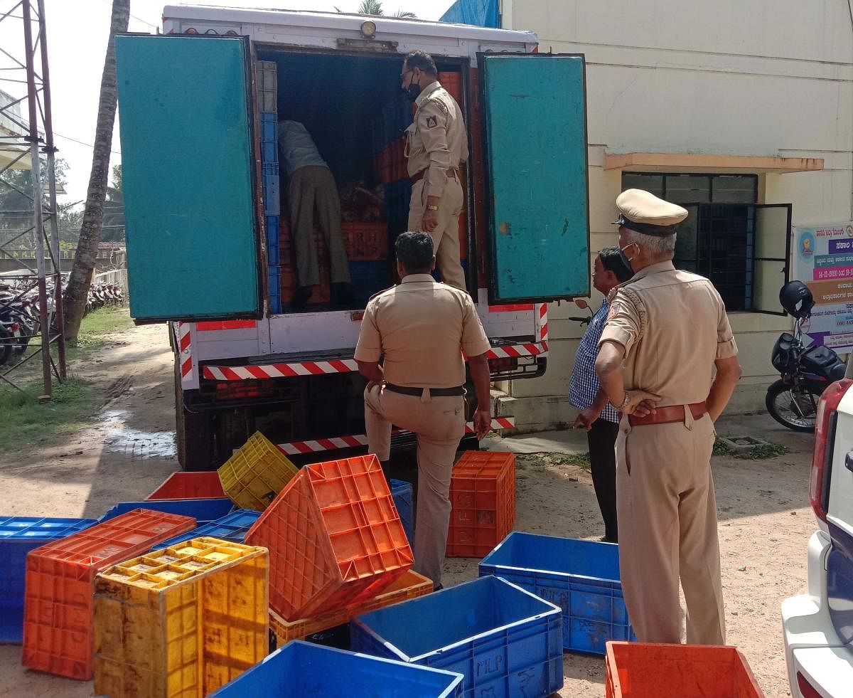 Police seize four tonnes of beef, two held