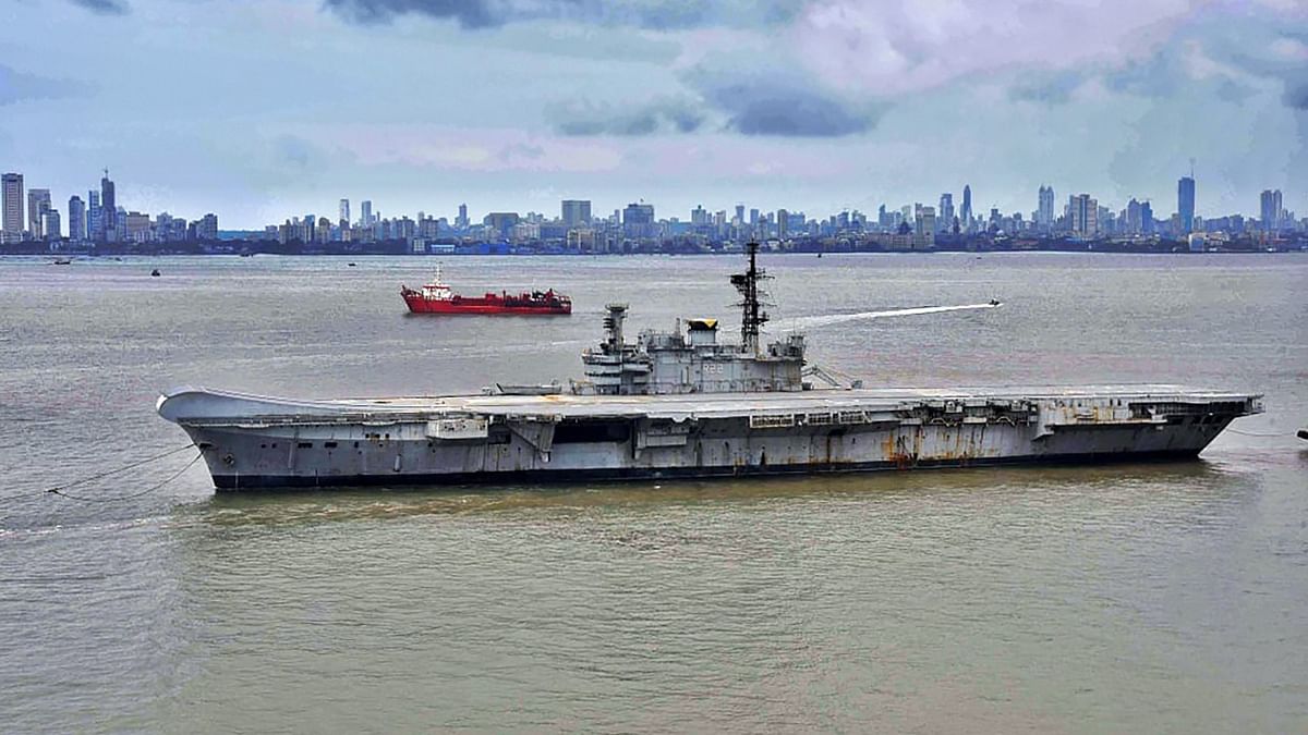 INS Viraat dismantling to take 9 more months; 30% work over