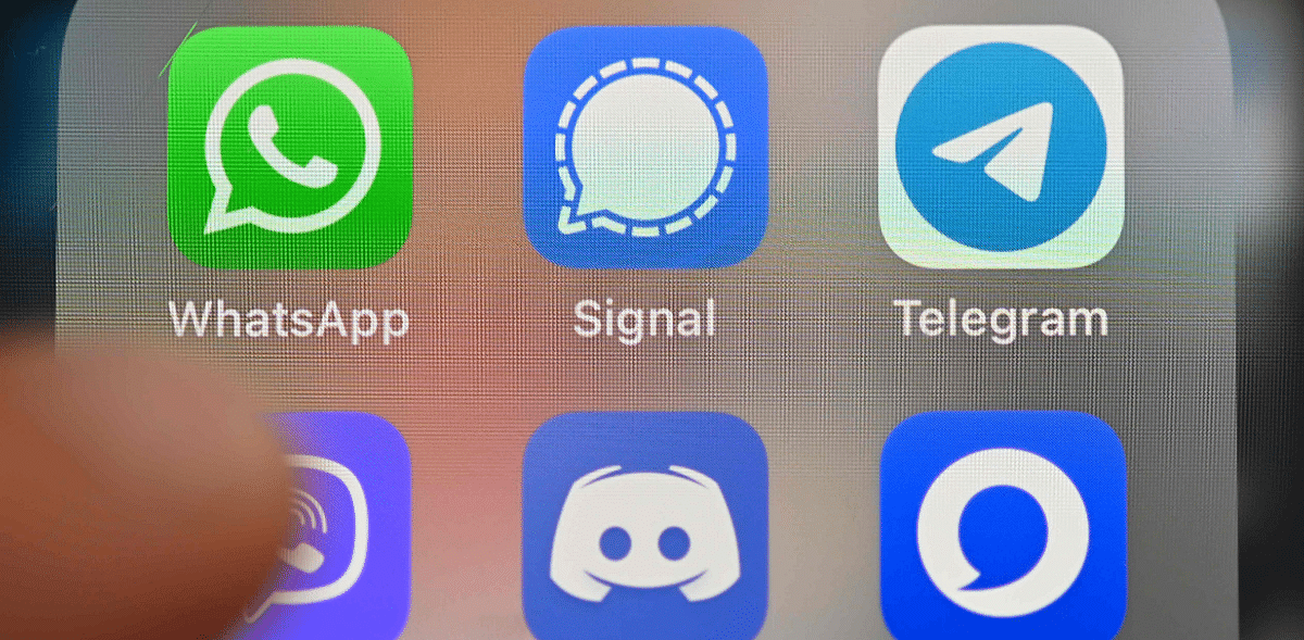 Iranian users of Signal messenger say app is blocked