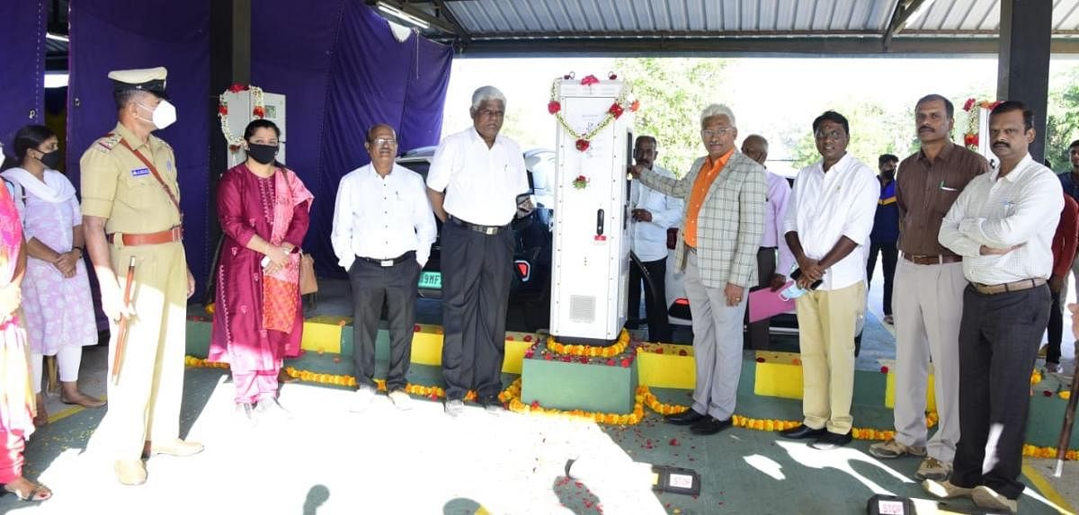 Cesc starts Mysuru’s first EV charging station