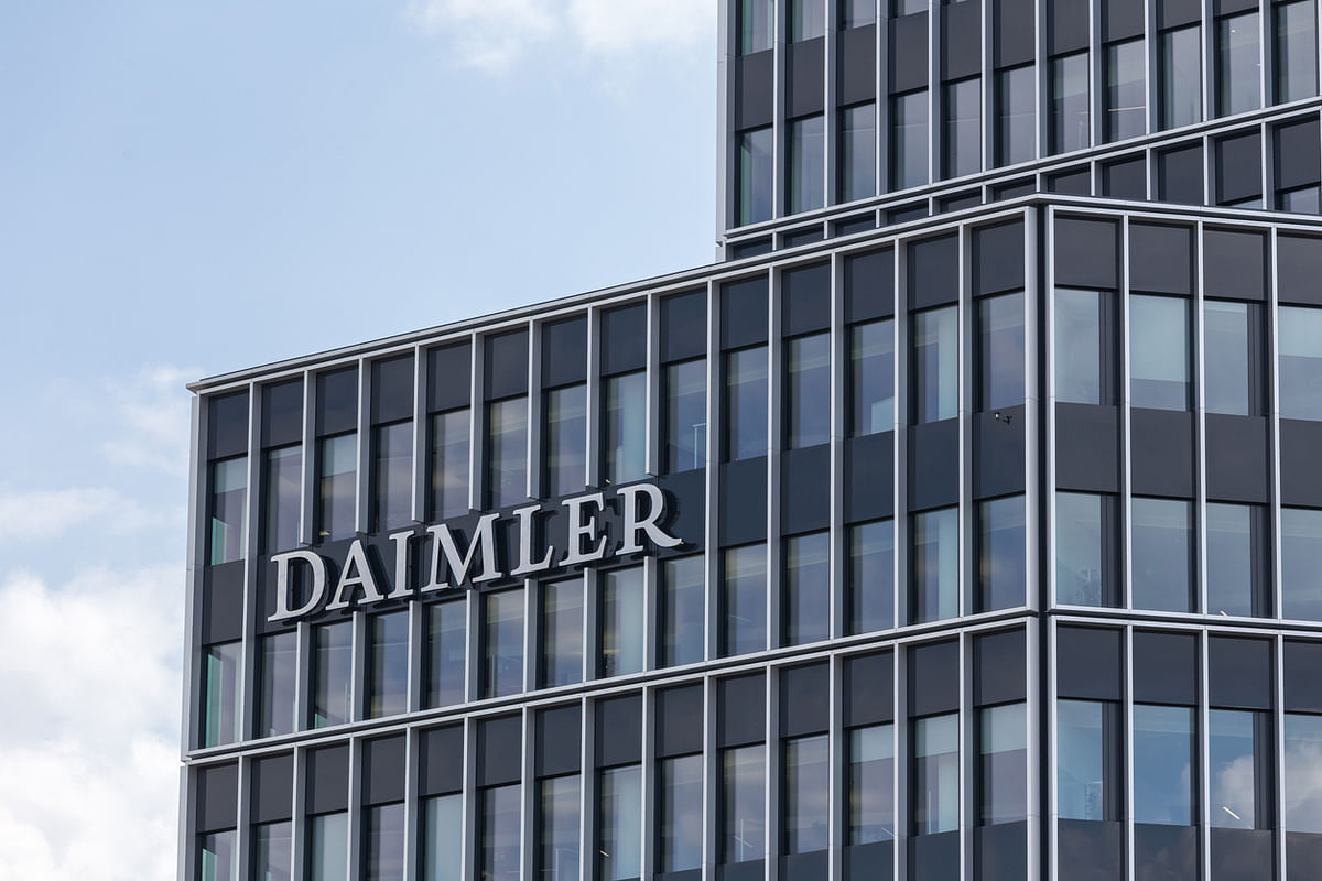 Daimler to spin-off trucks in shift to electric, self-driving vehicles