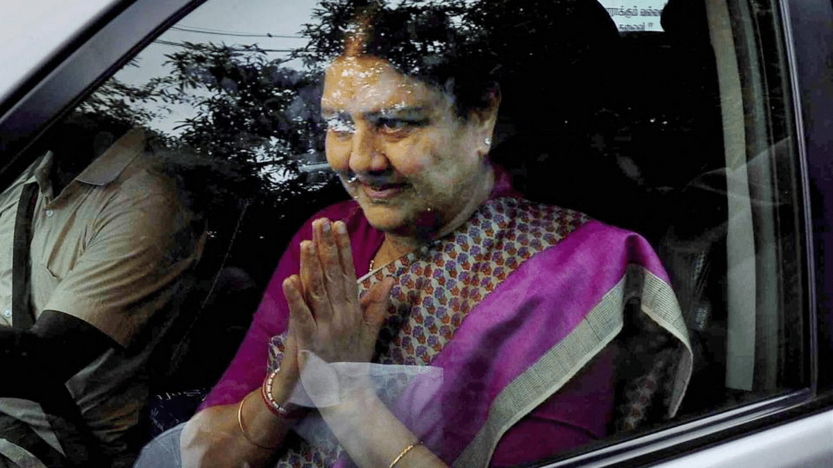 Sasikala revives case against AIADMK general council for sacking her from party post