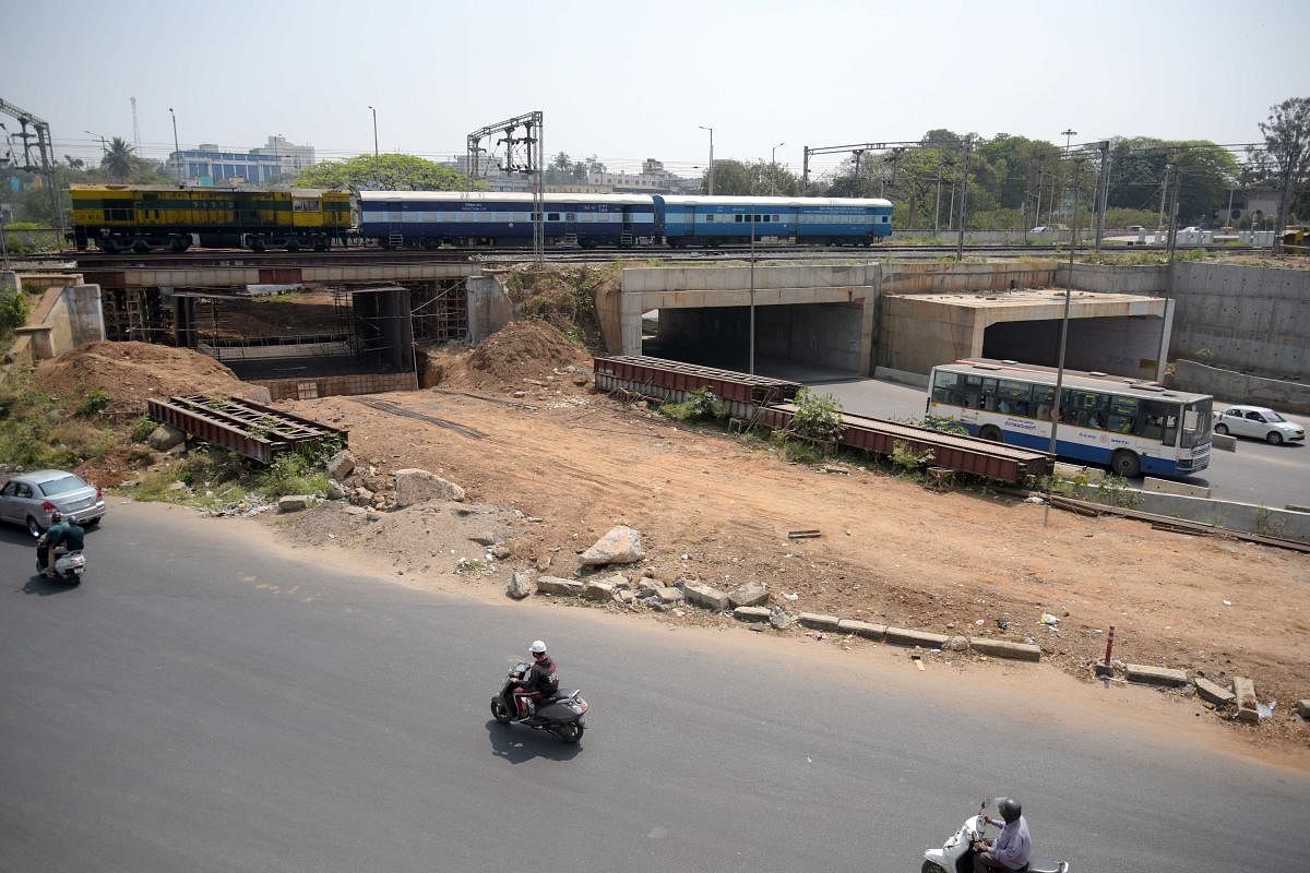 The corridor to nowhere: Okalipuram mess drags on